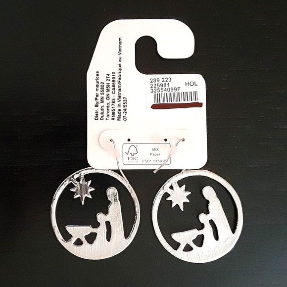 🆕️ Holy Family Earrings - Picture 2 of 4